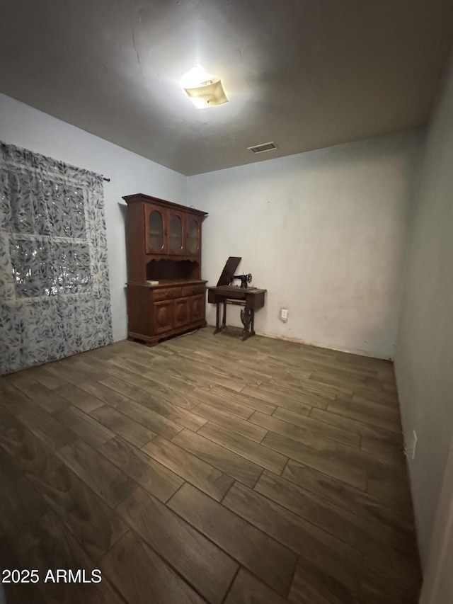 418 N 14th St, Phoenix, AZ 85006 - bonus room featuring dark wood-type flooring