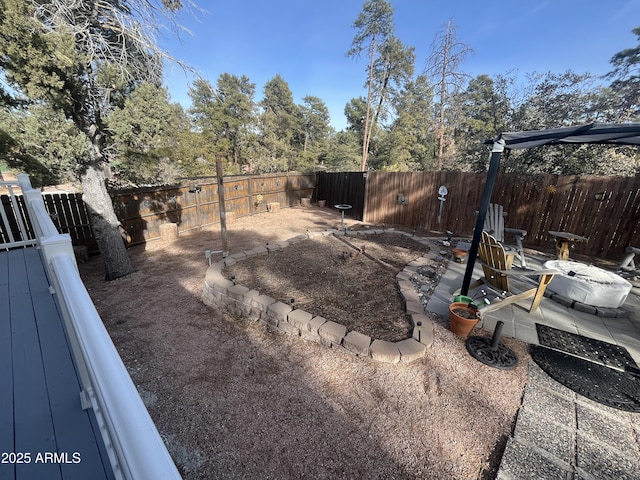 view of yard featuring a patio