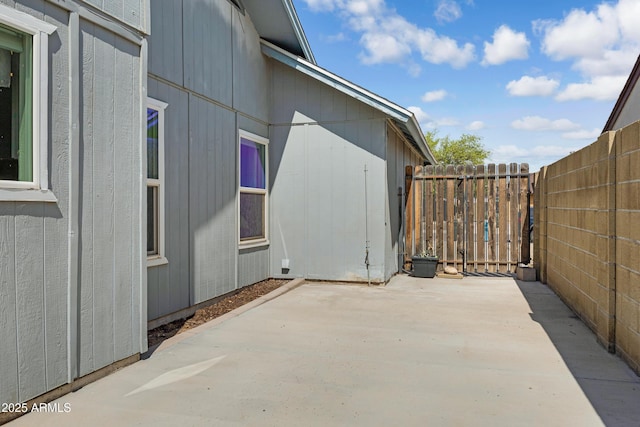 20822 N 34th Dr, Phoenix, AZ 85027 - view of patio with fence