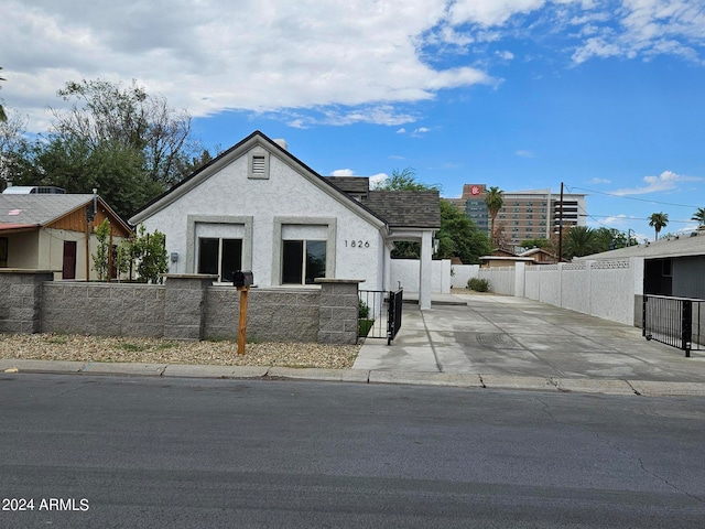 view of front facade