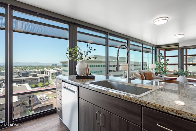 4808 N 24th St Unit 1228, Phoenix, AZ 85016 - sunroom featuring a sink