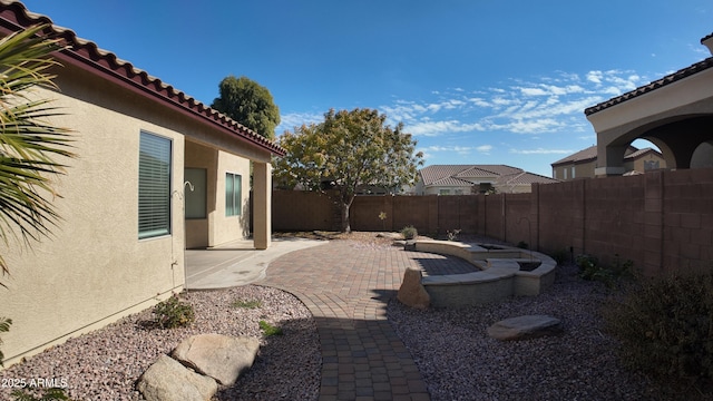 view of yard featuring a patio area