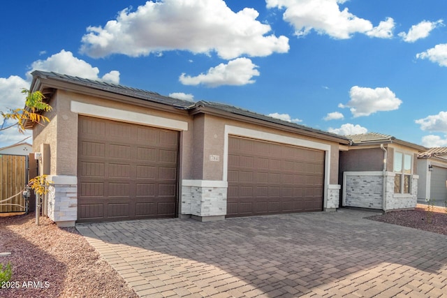 view of front facade with a garage