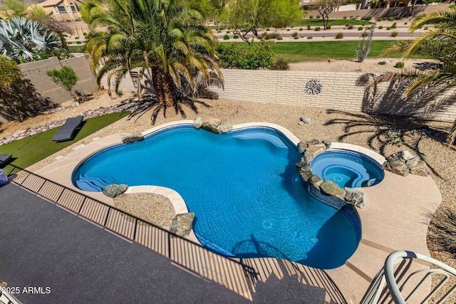 16047 S 14th Dr, Phoenix, AZ 85045 - view of swimming pool with a fenced backyard and a pool with connected hot tub