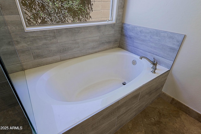 32710 N 71st St, Scottsdale, AZ 85266 - bathroom with a bath