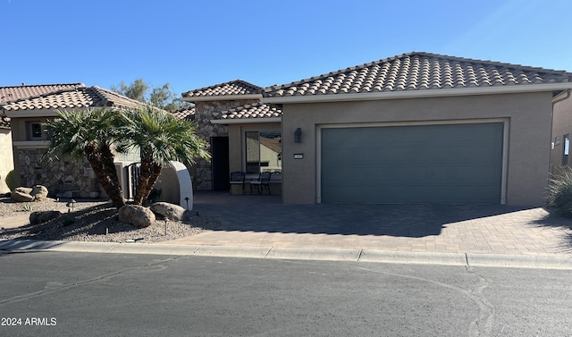 view of front facade featuring a garage