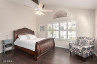 bedroom with ceiling fan