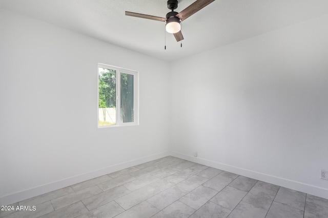 empty room with ceiling fan