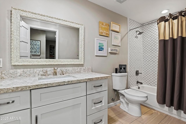 809 W St Moritz Dr, Payson, AZ 85541 - full bath featuring shower / tub combo with curtain, visible vents, toilet, and vanity