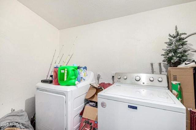 3646 N 67th Ave Unit 29, Phoenix, AZ 85033 - laundry room featuring independent washer and dryer