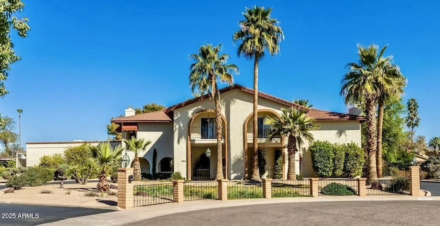 8426 N 15th Dr, Phoenix, AZ 85021 - view of front of property featuring stucco siding, a chimney, and a fenced front yard