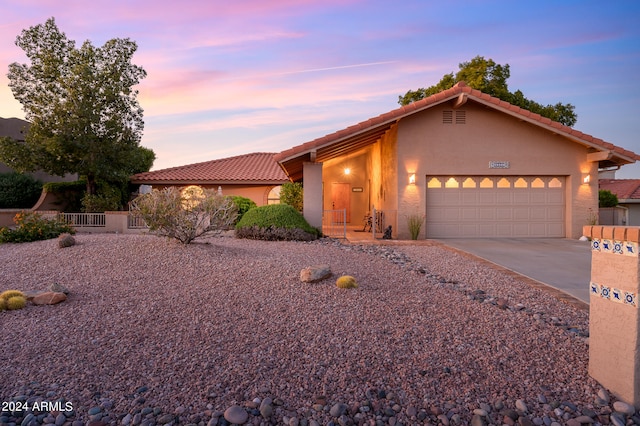 view of front facade featuring a garage