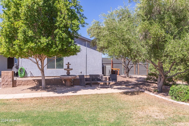 view of yard featuring a patio area