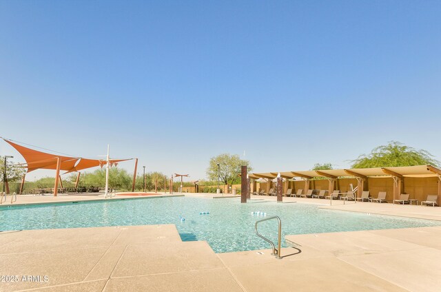 3932 E Melinda Dr, Phoenix, AZ 85050 - community pool with a patio area