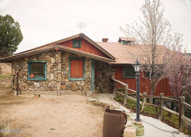 view of front of property with a patio area