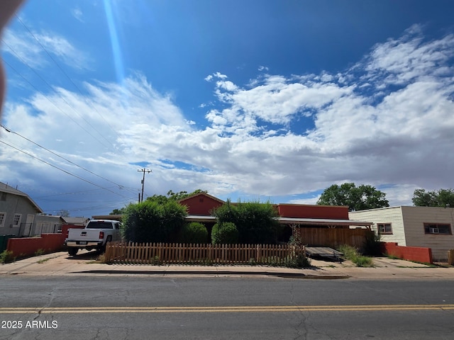 813 N Berry Ave, Winslow, AZ 86047 - view of front of home