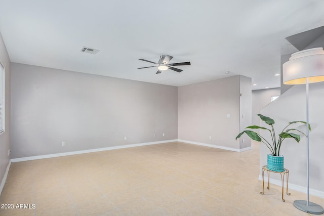 empty room with ceiling fan