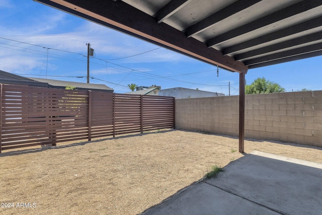 view of yard featuring a patio area