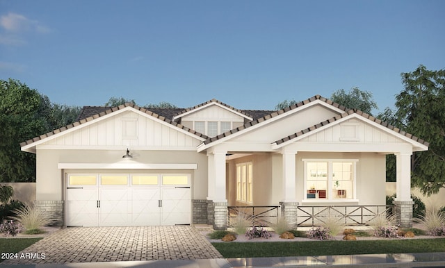 view of front facade featuring a garage