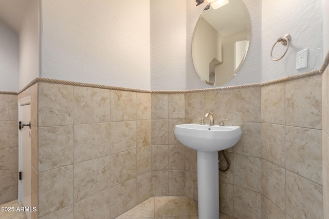 31604 N 19th Ave, Phoenix, AZ 85085 - bathroom with wainscoting and tile walls
