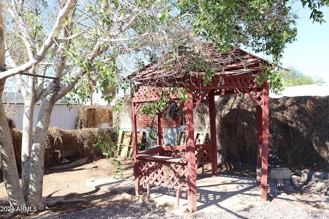 view of yard with a patio area