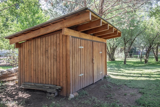 view of outbuilding featuring an outbuilding