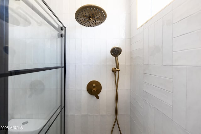 802 N Lisbon Dr, Chandler, AZ 85226 - full bath with tiled shower
