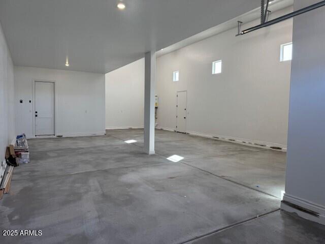 10039 W Verde Ln, Avondale, AZ 85392 - view of garage