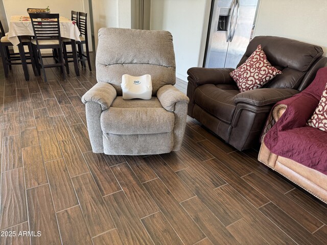 living area with wood tiled floor