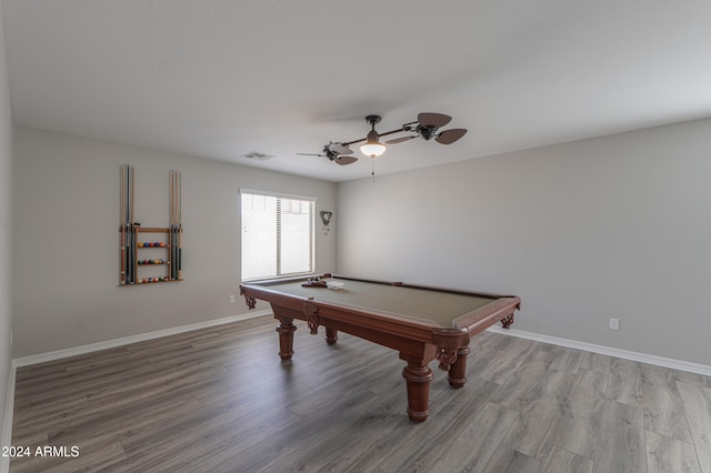 rec room featuring hardwood / wood-style flooring, pool table, and ceiling fan