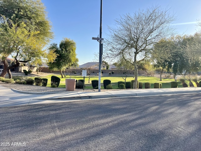 view of front of house with a front lawn