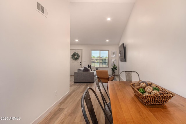 461 W Holmes Ave Unit 323, Mesa, AZ 85210 - dining area featuring light wood-type flooring and recessed lighting