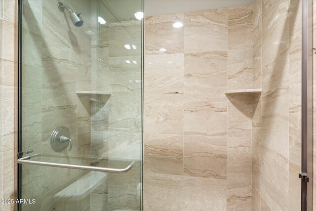 6621 N Arizona Biltmore Cir, Phoenix, AZ 85016 - full bath with a shower stall
