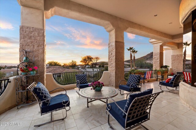 6621 N Arizona Biltmore Cir, Phoenix, AZ 85016 - view of patio terrace at dusk