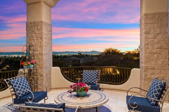 6621 N Arizona Biltmore Cir, Phoenix, AZ 85016 - view of balcony at dusk