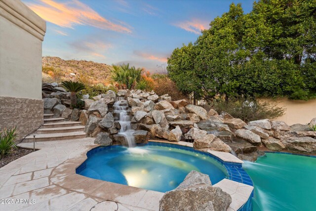 6621 N Arizona Biltmore Cir, Phoenix, AZ 85016 - view of swimming pool