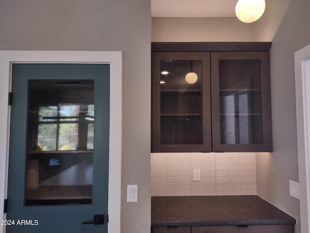 801 W Country Ln, Payson, AZ 85541 - room details with tasteful backsplash