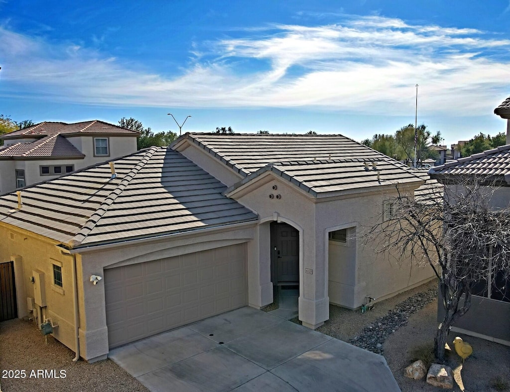 view of front of house featuring a garage