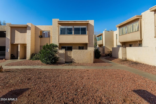 view of front of house