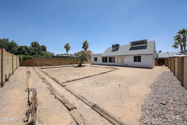 812 E Piute Ave, Phoenix, AZ 85024 - back of property featuring a fenced backyard and roof with shingles
