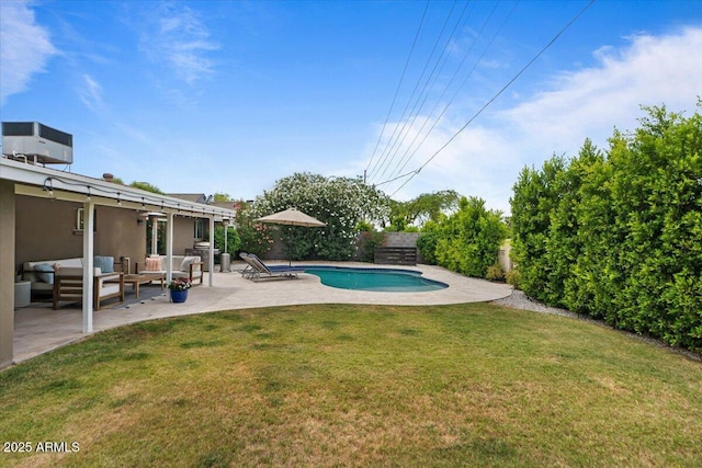5332 N 81st Pl, Scottsdale, AZ 85250 - view of swimming pool with an outdoor living space, a patio area, and a fenced backyard
