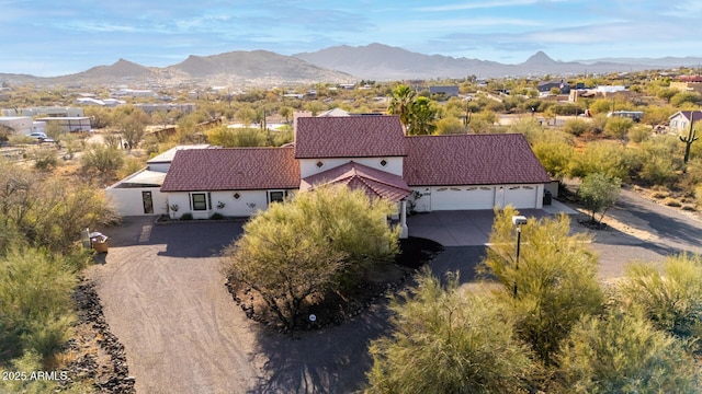 bird's eye view featuring a mountain view