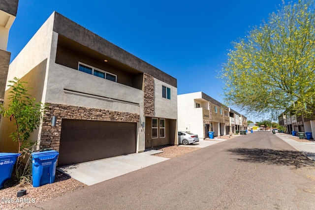 2000 N 36th St Unit 8, Phoenix, AZ 85008 - view of asphalt road featuring a residential view