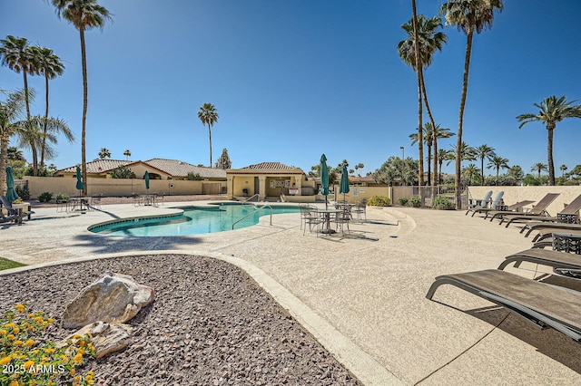 10023 E Sunnyslope Ln, Scottsdale, AZ 85258 - community pool featuring a patio