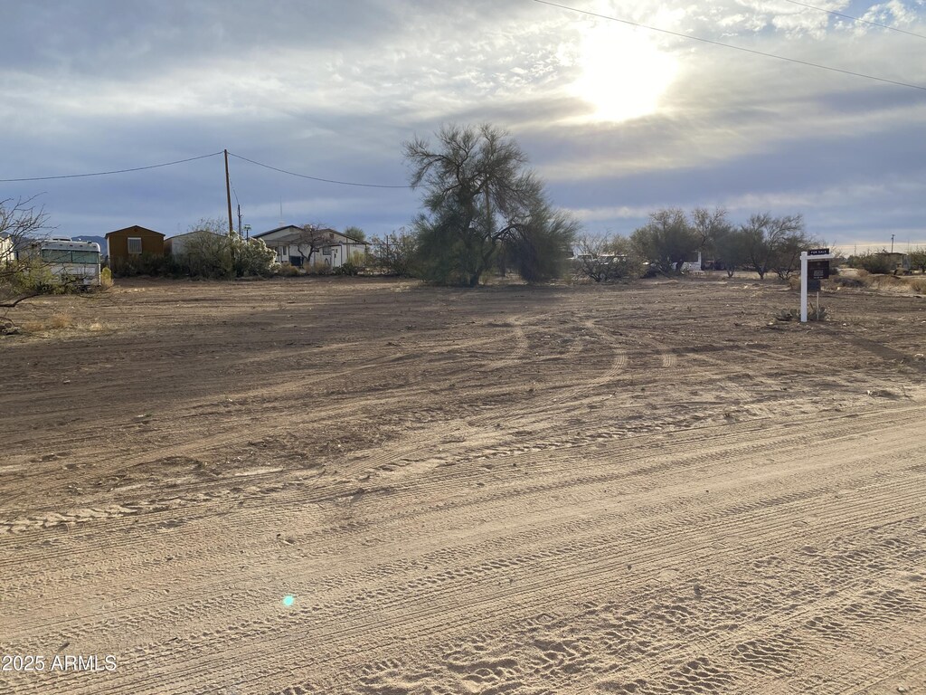 27395 S Old School Rd -, Unit Congress, AZ 85332