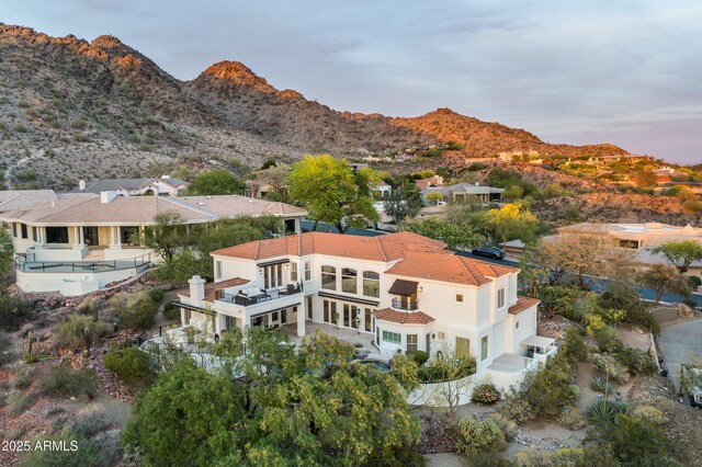 6556 N Arizona Biltmore Cir, Phoenix, AZ 85016 - birds eye view of property with a mountain view