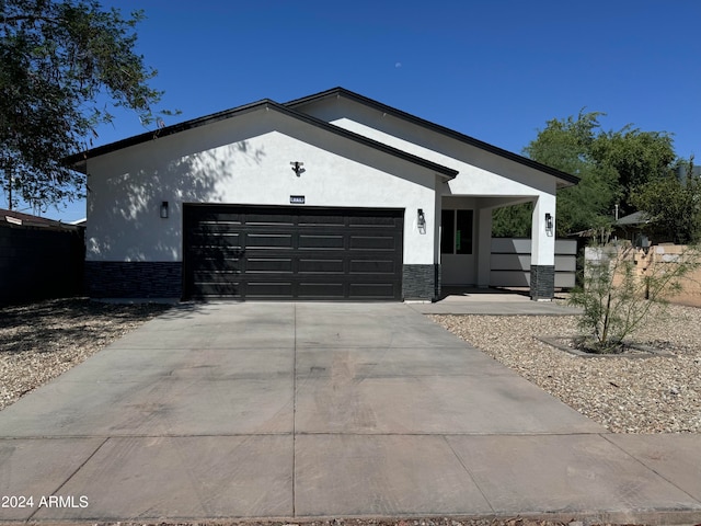 view of front facade featuring a garage