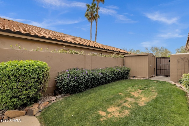 1558 W Maplewood St, Chandler, AZ 85286 - view of yard featuring a gate