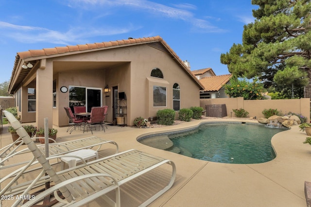 1558 W Maplewood St, Chandler, AZ 85286 - view of swimming pool featuring a patio area and a fenced backyard