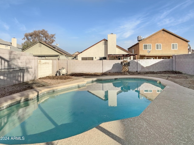 view of swimming pool